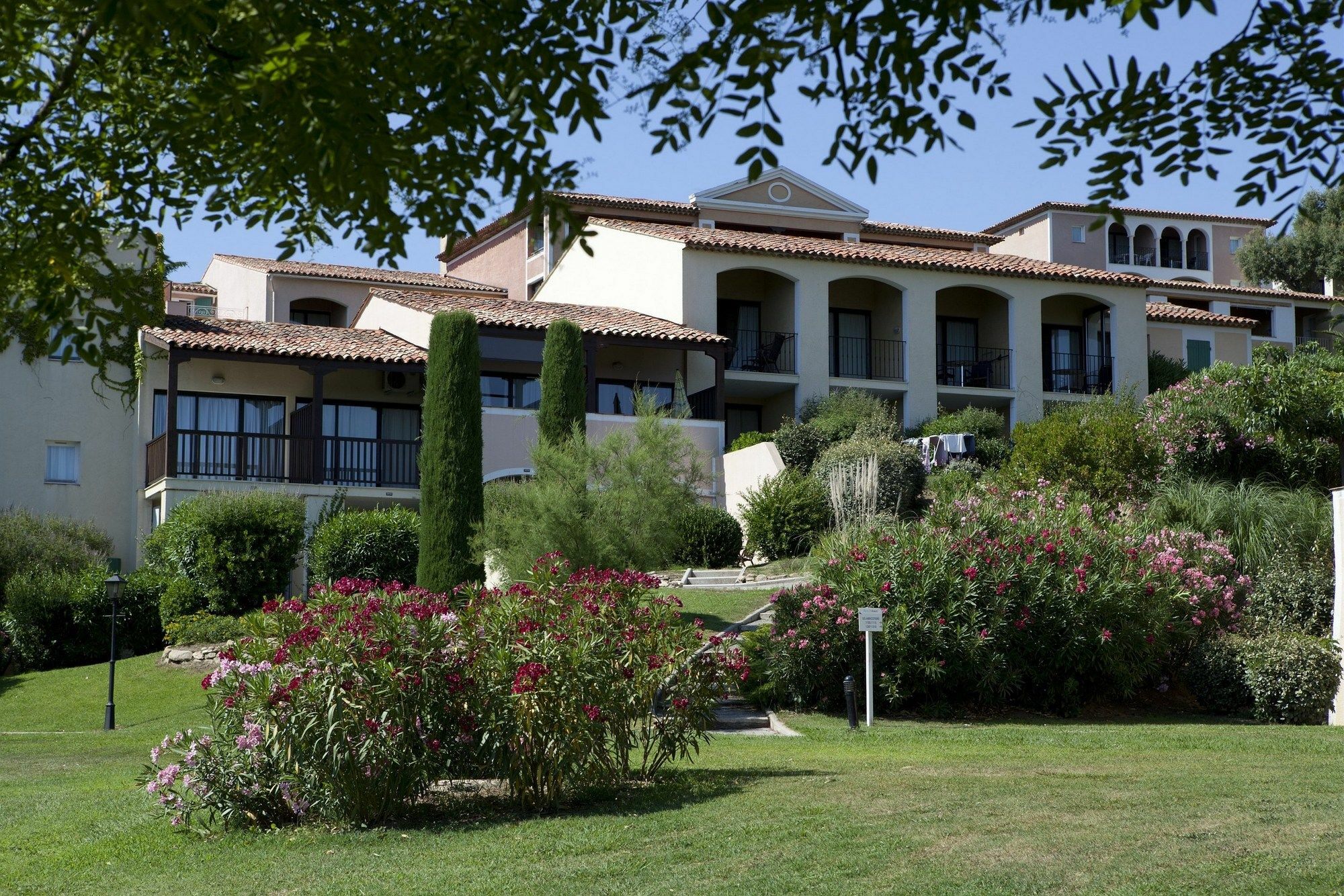 Residence Pierre & Vacances Les Parcs De Grimaud Εξωτερικό φωτογραφία